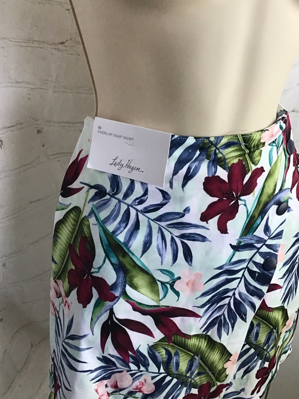 Lady Hagen White Floral Overlap Snap Skort with Green and Burgundy Leaves